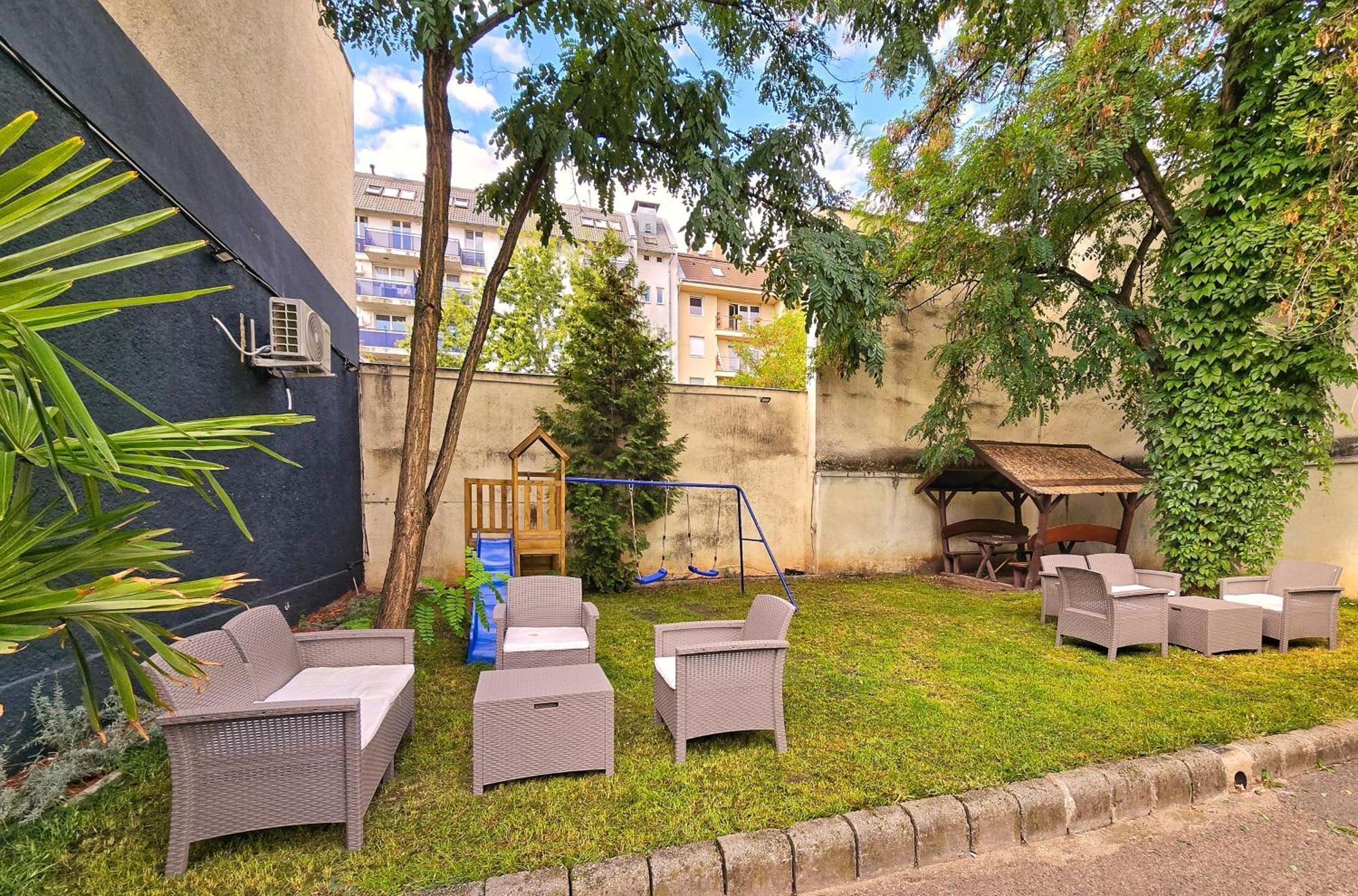 Mariposa Apartments Будапеща Екстериор снимка